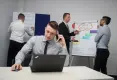 Reuniones de pie: nueva forma de aumentar el rendimiento Reuniones de pie: nueva forma de aumentar el rendimiento